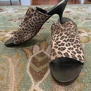 Donald Pliner leopard print kitten heels open toed shoes
